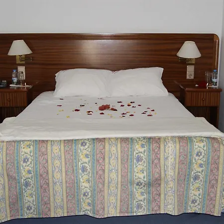 Отель Comendador 3*